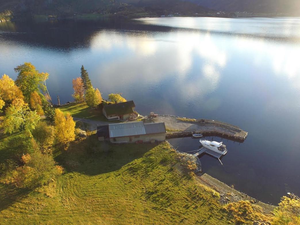 Seaside 3-Bedroom House Svelgen Екстер'єр фото